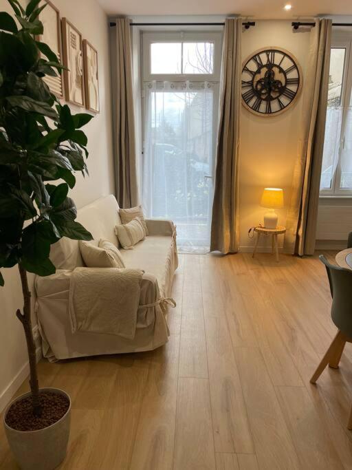 Joli Appartement Avec Parking - Proche Centre Ville Chartres Exterior foto