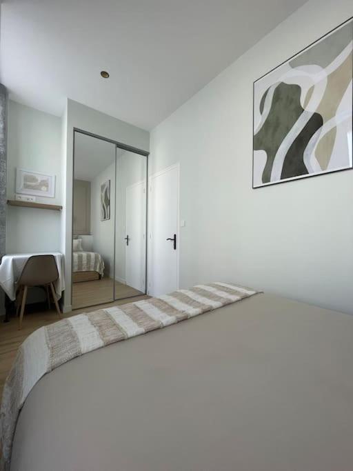 Joli Appartement Avec Parking - Proche Centre Ville Chartres Exterior foto