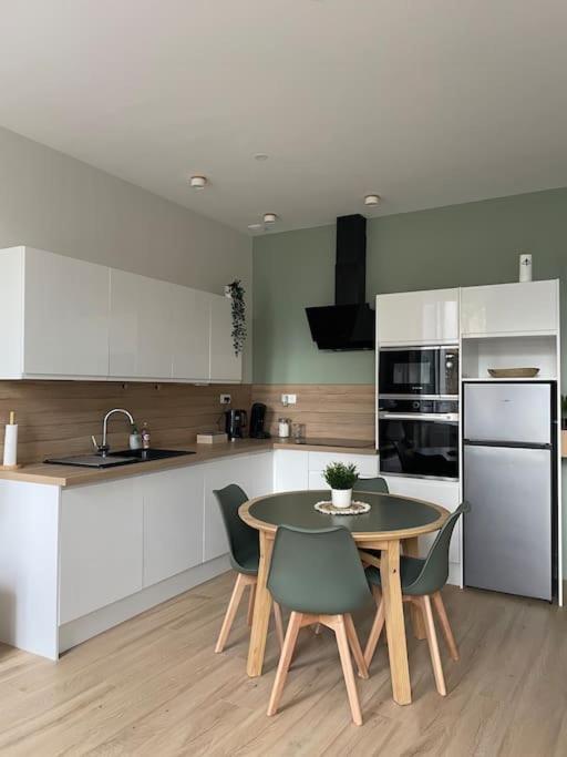 Joli Appartement Avec Parking - Proche Centre Ville Chartres Exterior foto
