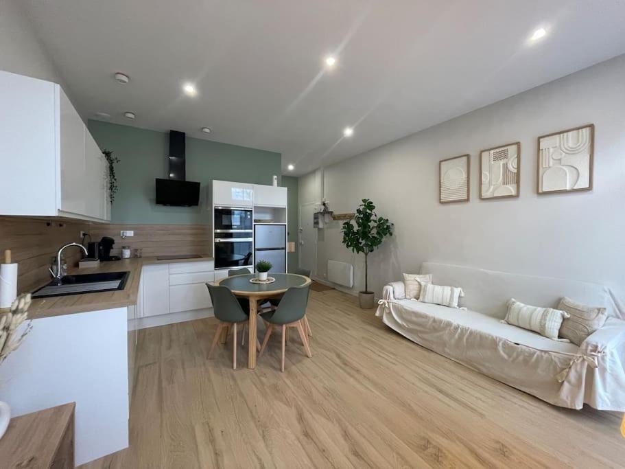 Joli Appartement Avec Parking - Proche Centre Ville Chartres Exterior foto