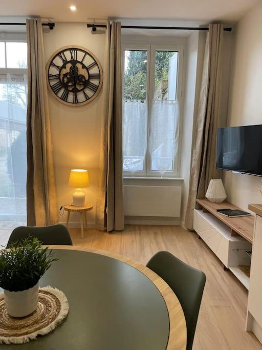 Joli Appartement Avec Parking - Proche Centre Ville Chartres Exterior foto