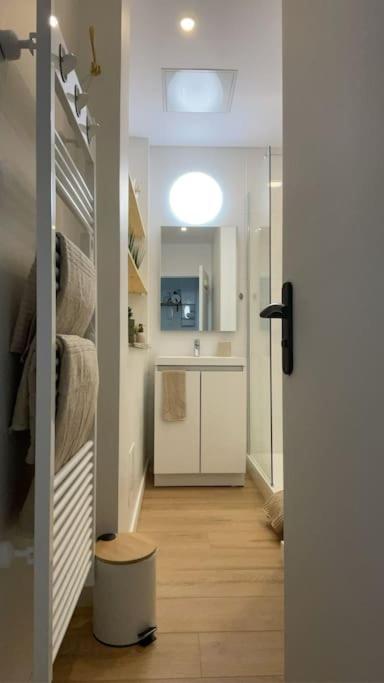 Joli Appartement Avec Parking - Proche Centre Ville Chartres Exterior foto